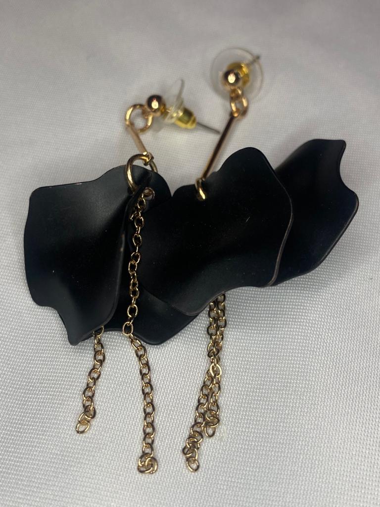 All ready Black and Gold earrings