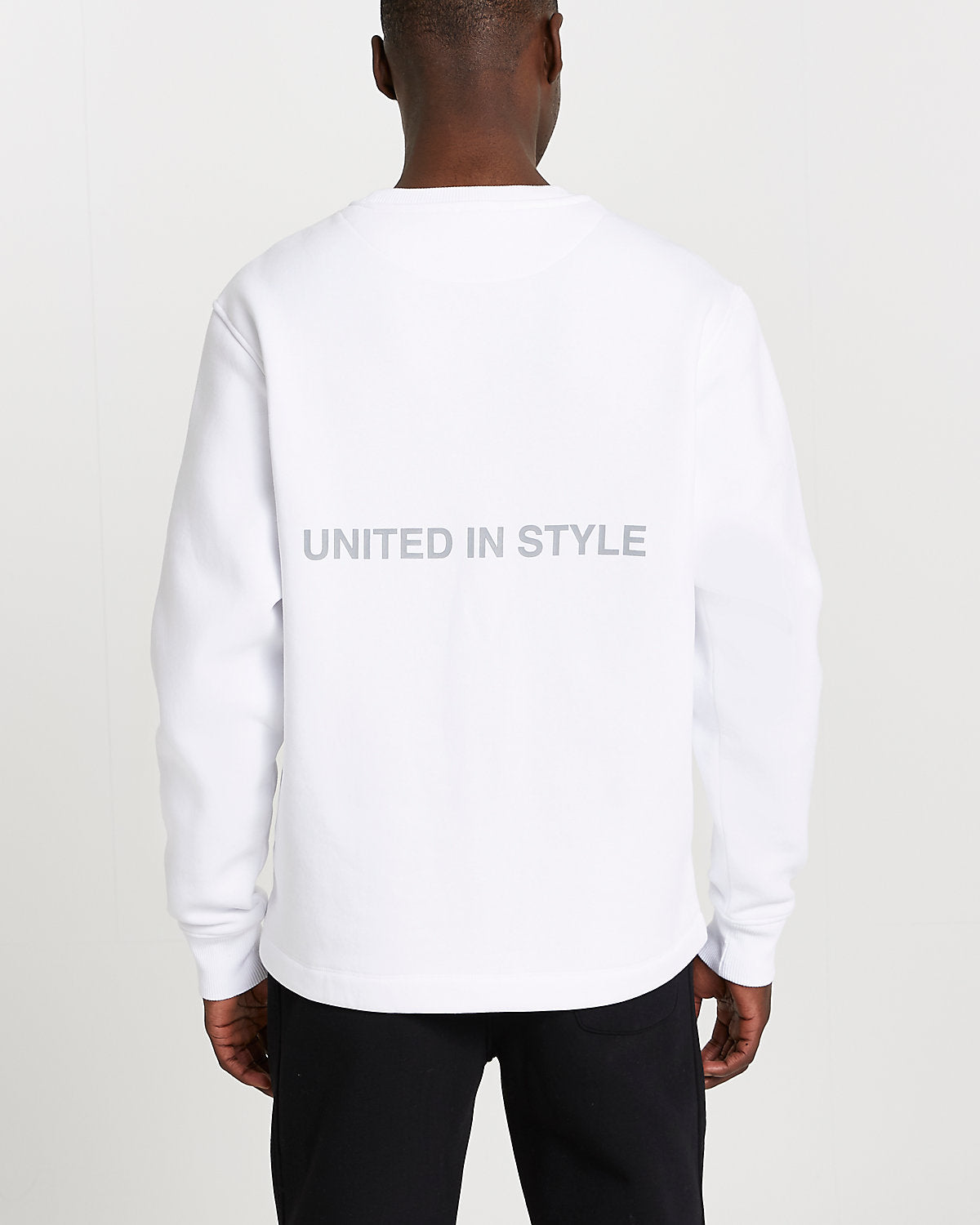 White RI ONE sweatshirt| Large